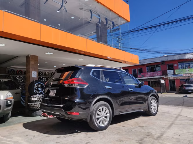 NISSAN ROGUE 2018