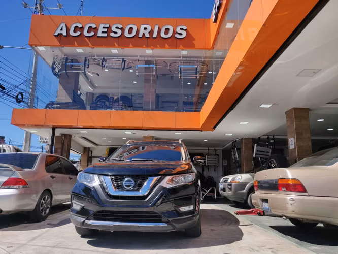 NISSAN ROGUE 2018