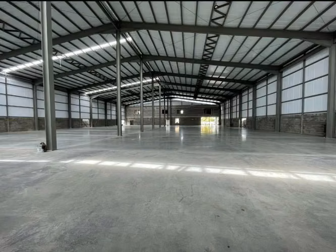 NUEVA BODEGA EN ALQUILER -LOURDES