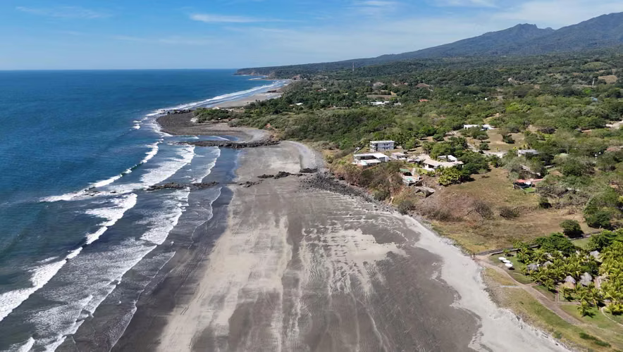 IMPRESIONANTE TERRENO FRENTE AL MAR EN LA VENTANA USULUTAN | $360,000 - Imagen 5