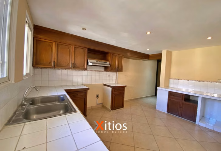 Venta de Casa en Colonia Escalón en Residencial Privado