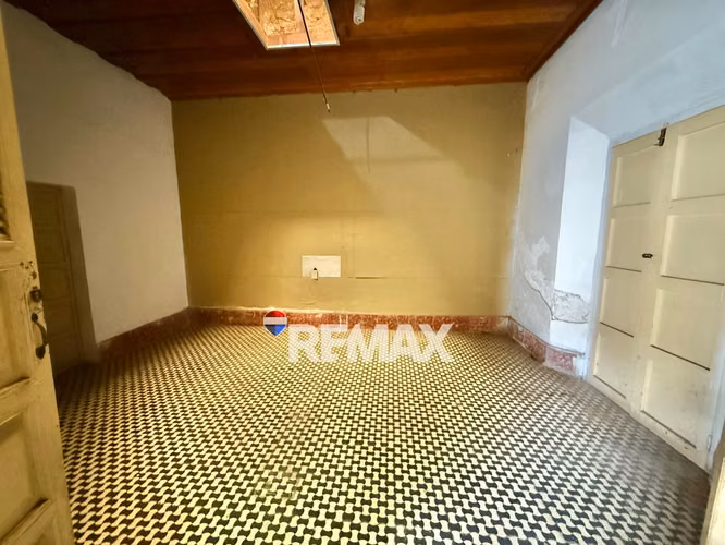 INMUEBLE PARA USO COMERCIAL EN EL CENTRO DE AHUACHAPÁN