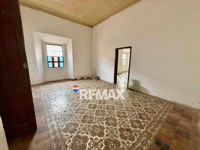 INMUEBLE PARA USO COMERCIAL EN EL CENTRO DE AHUACHAPÁN