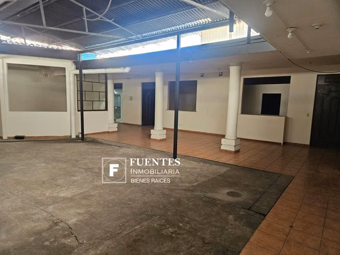 VENTA PLAZA COMERCIAL PASEO EL CARMEN SANTA TECLA