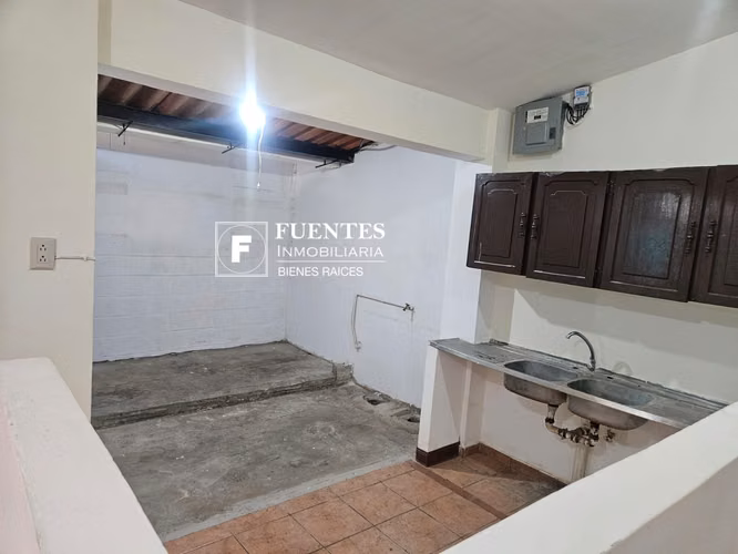 VENTA PLAZA COMERCIAL PASEO EL CARMEN SANTA TECLA