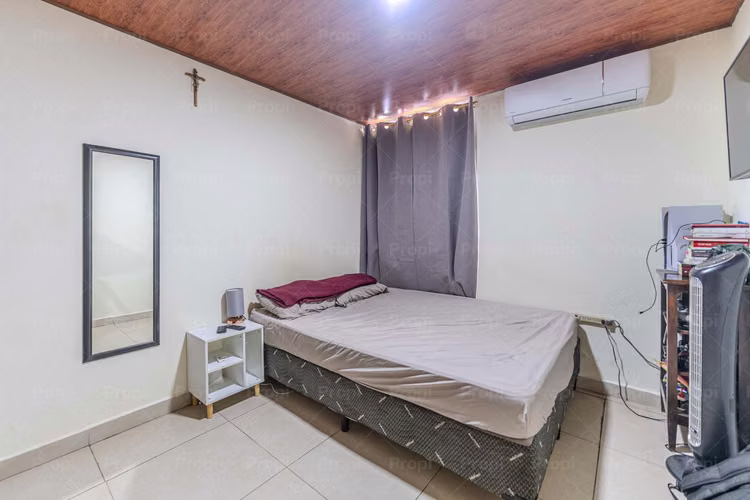 Las Palmeras - Casa en Venta en Santa Tecla #3637