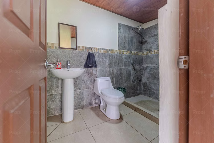 Las Palmeras - Casa en Venta en Santa Tecla #3637