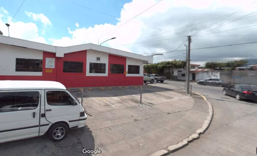IT'S A LOCAL COMMERCIAL 1300 Mts., IN SANTA TECLA,