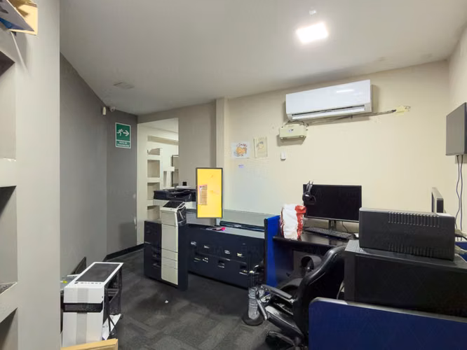 EN VENTA | BODEGA Y OFICINAS EN COLONIA ROMA, SAN SALVADOR - Imagen 9