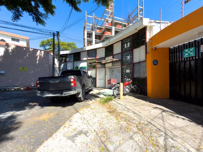 EN VENTA | BODEGA Y OFICINAS EN COLONIA ROMA, SAN SALVADOR - Imagen 13