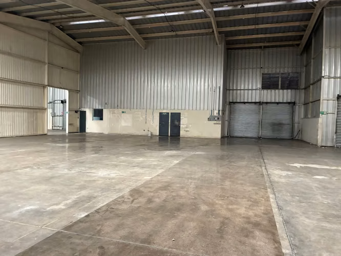 Alquiler de Bodega  Zona Privilegiada, complejo privado , Carretera a la Libertad