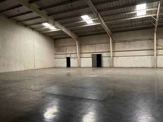 Alquiler de Bodega  Zona Privilegiada, complejo privado , Carretera a la Libertad