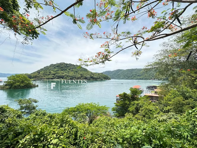 VENTA CASA LAGO DE COATEPEQUE SANTA ANA