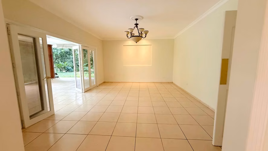 Quinta Residencial Las Piletas - Casa en Alquiler en Santa Tecla #3769
