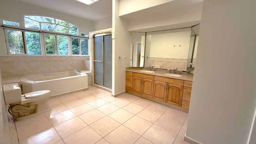 Quinta Residencial Las Piletas - Casa en Alquiler en Santa Tecla #3769
