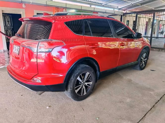 TOYOTA RAV4 XLE 2017