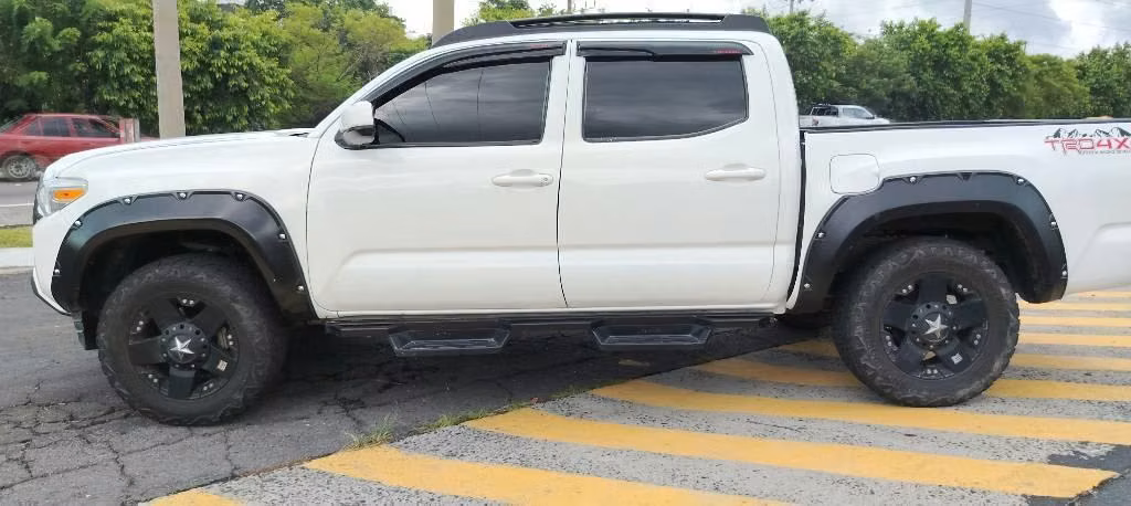 TOYOTA TACOMA 4X4 AUTOMÁTICA AÑO 2023