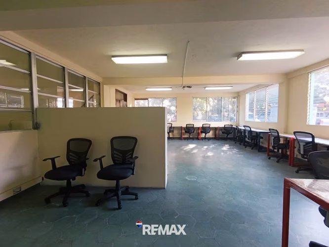 SOYAPANGO | OFICINAS EN ALQUILER | 321 m² | 5 PARQUEOS