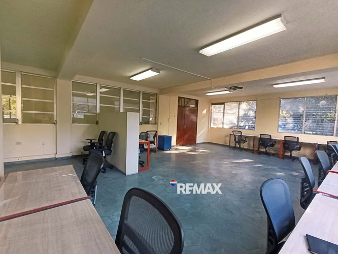 SOYAPANGO | OFICINAS EN ALQUILER | 321 m² | 5 PARQUEOS