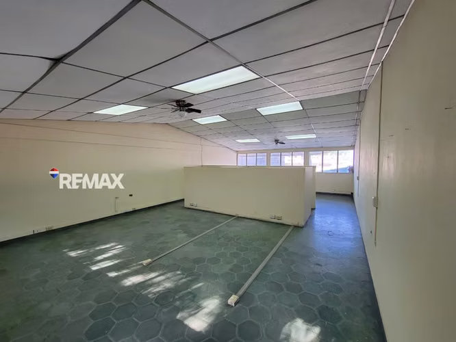 SOYAPANGO | OFICINAS EN ALQUILER | 321 m² | 5 PARQUEOS