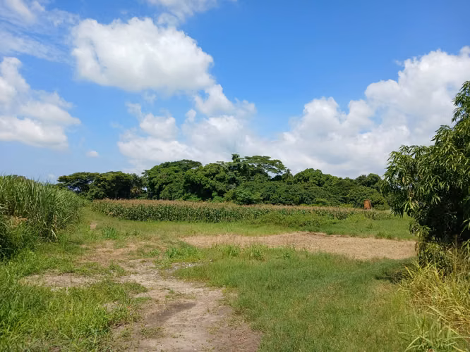 TERRENO  EN VENTA ZONA COCINA DE VUELOS AEROPUERTO COMALAPA