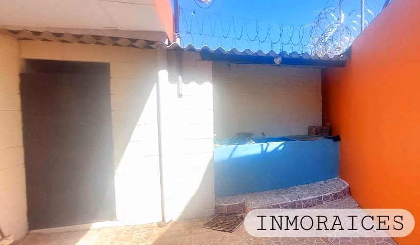VENDO CASA EN MEJICANOS- CENTRICA