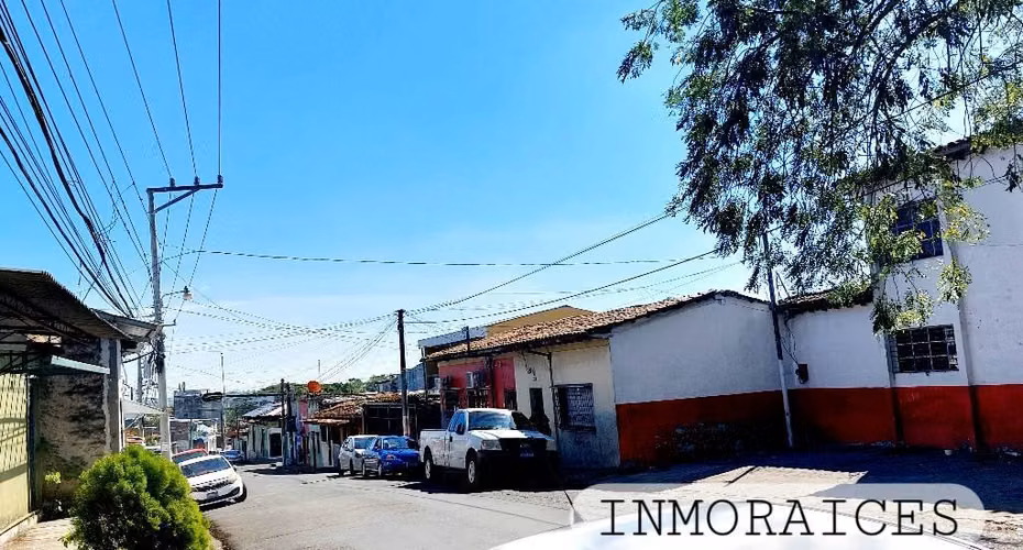 VENDO CASA EN MEJICANOS- CENTRICA