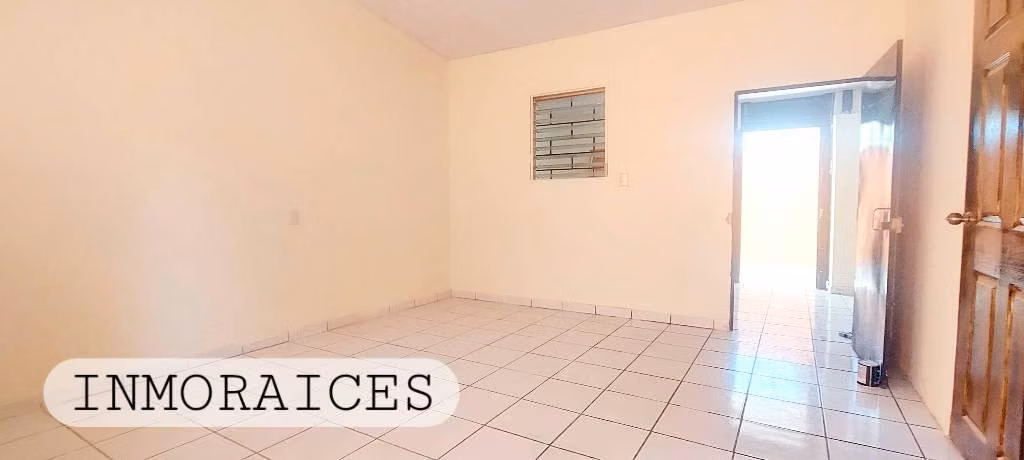 VENDO CASA EN MEJICANOS- CENTRICA