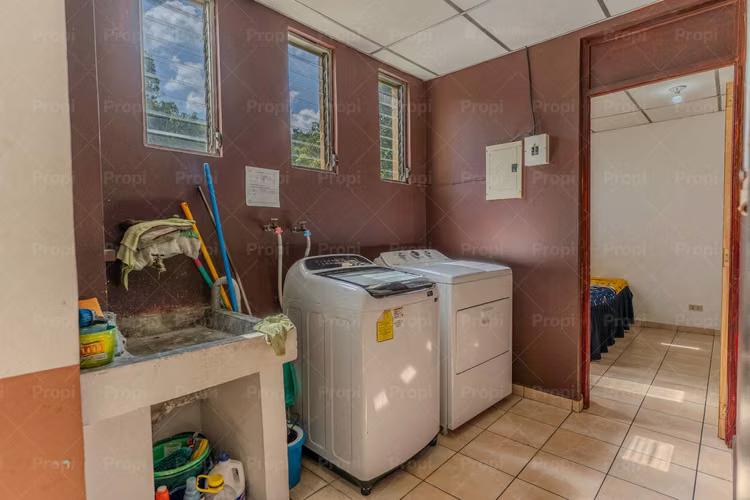 Parque Residencial Altamira - Apartamento en Alquiler en San Salvador #3847