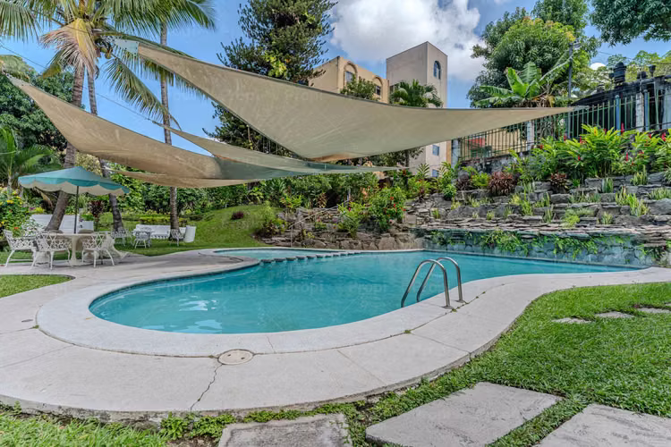Parque Residencial Altamira - Apartamento en Alquiler en San Salvador #3847
