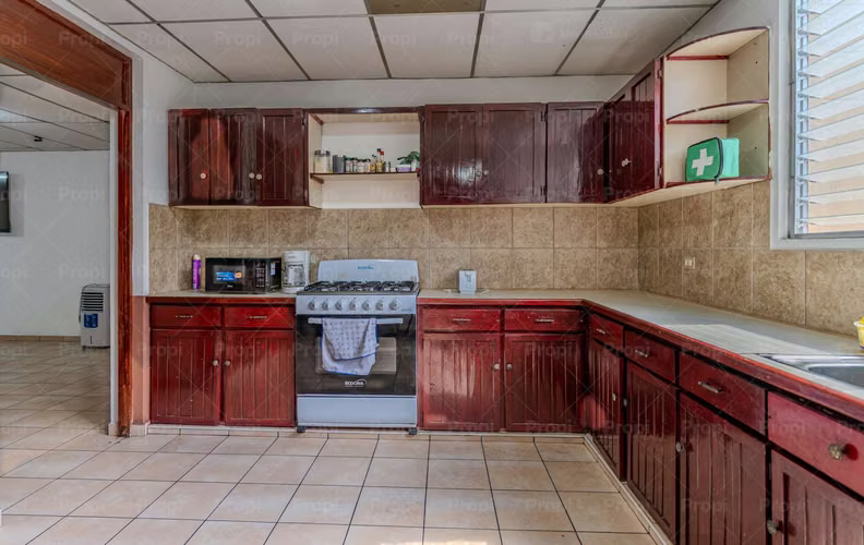 Parque Residencial Altamira - Apartamento en Alquiler en San Salvador #3847