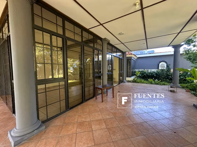 VENTA CASA BOSQUES DE SANTA TERESA SANTA TECLA
