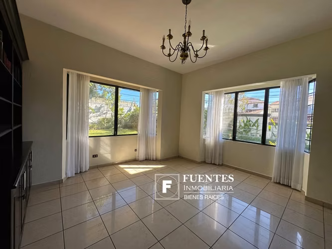 VENTA CASA BOSQUES DE SANTA TERESA SANTA TECLA