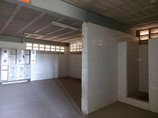 Venta de terreno industrial en Bulevard Venezuela, con infraestructura operativa - Imagen 4