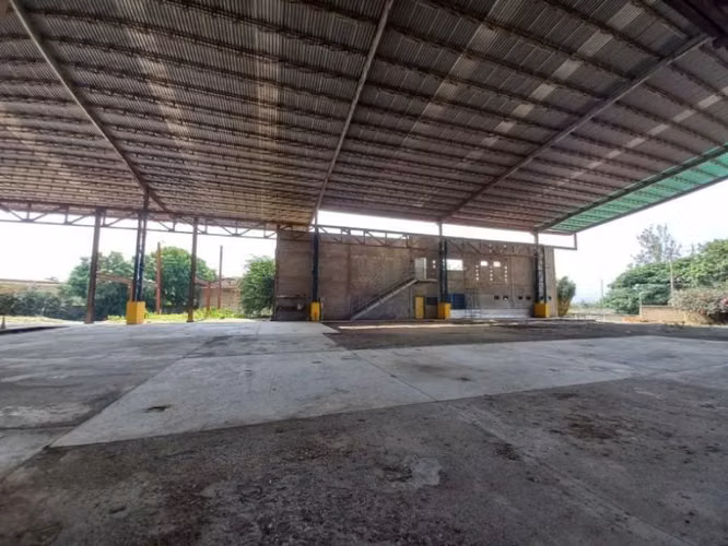 Venta de terreno industrial en Bulevard Venezuela, con infraestructura operativa - Imagen 3