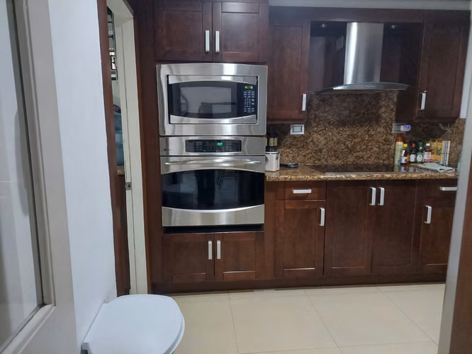 Venta de Bonito Apartamento en Torre Maquilishuat, San Salvador amueblado