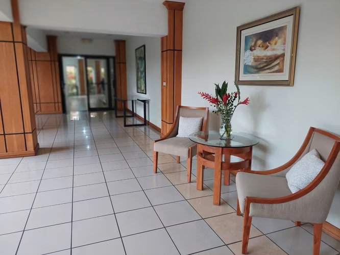 Venta de Bonito Apartamento en Torre Maquilishuat, San Salvador amueblado
