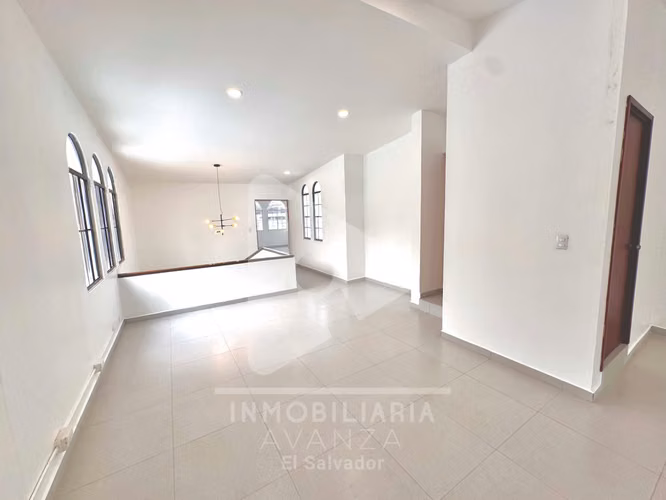 Oficina San Benito| 350m2 | 7 parqueos | 7 baños | - Imagen 14