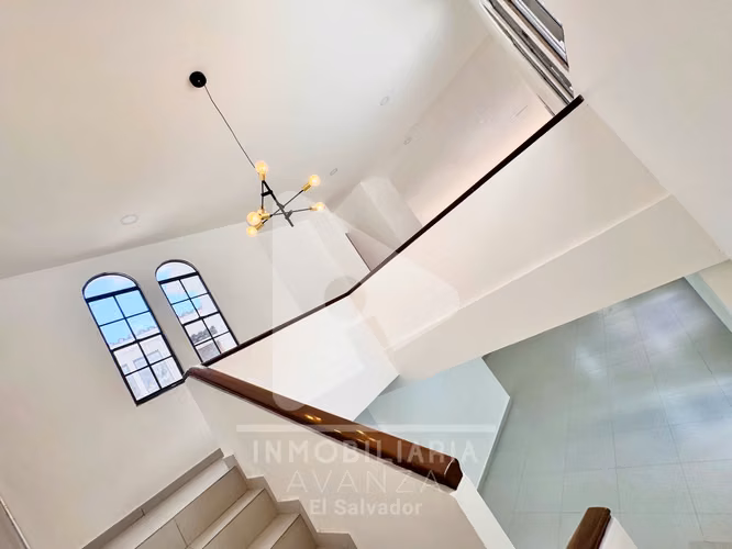 Oficina San Benito| 350m2 | 7 parqueos | 7 baños | - Imagen 9