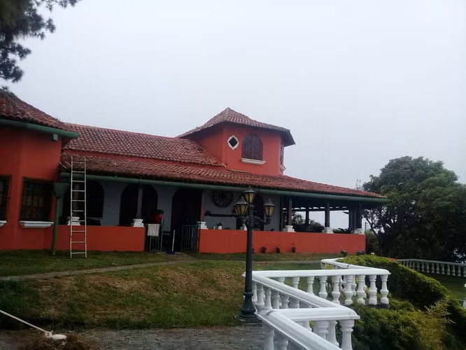 EN VENTA  Exclusiva Villa de Montaña con Potencial para Hotel Boutique, Los Naranjos, Sonsonate