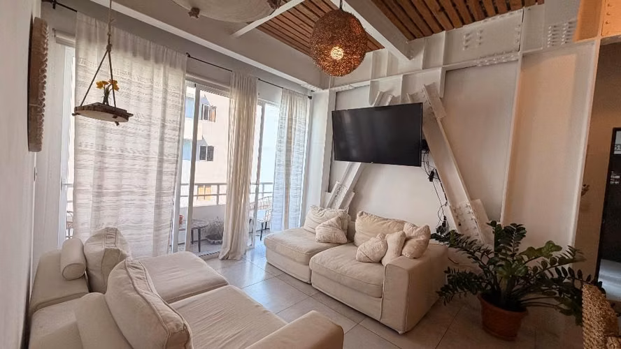 Se vende moderno apartamento totalmente amoblado en colonia Utila