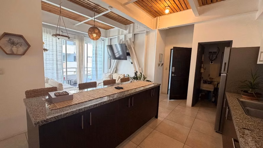 Se vende moderno apartamento totalmente amoblado en colonia Utila