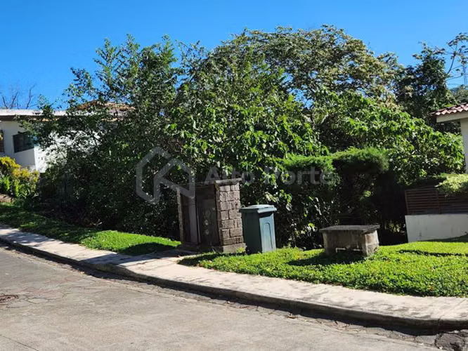 Venta de terreno en TUSCANIA