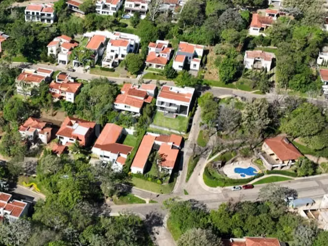 Venta de terreno en TUSCANIA