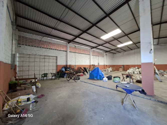 VENTA BODEGA Y GRANJA AVICOLA EL PORVENIR SANTA ANA