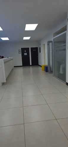LOCAL SOBRE 75 AV. NORTE (Col Escalon)