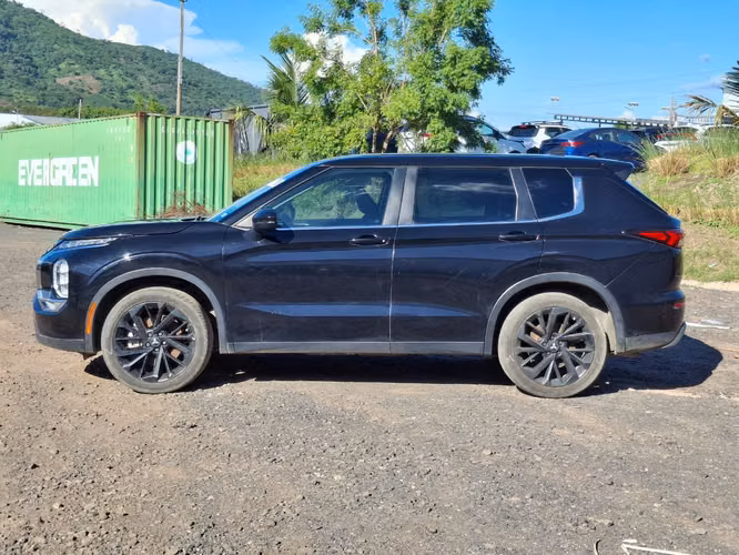 MITSUBISHI OUTLANDER ES 2022