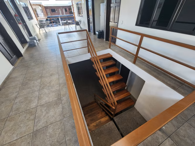 Alquilo local para oficinas en Escalon - Imagen 9