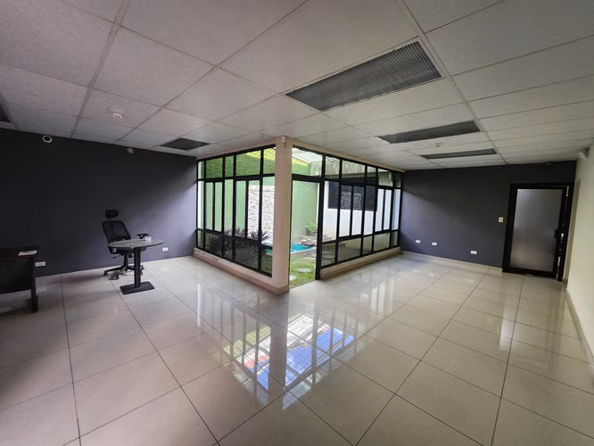 Alquilo local para oficinas en Escalon - Imagen 2