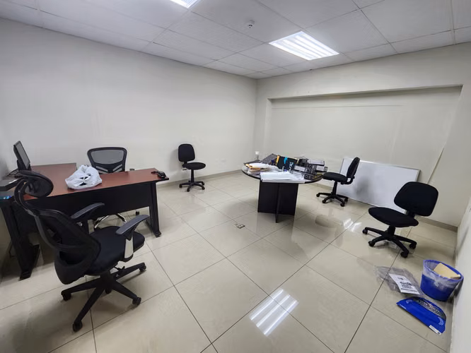 Alquilo local para oficinas en Escalon - Imagen 4
